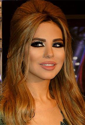 ماذا يجمع حليمة بولند ب "جايمس بوند"؟